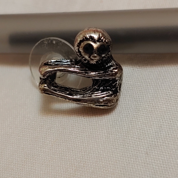 Stainless steel Sloth earrings - Picture 2 of 4